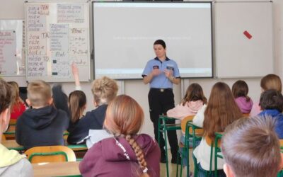 Beseda s policistkou